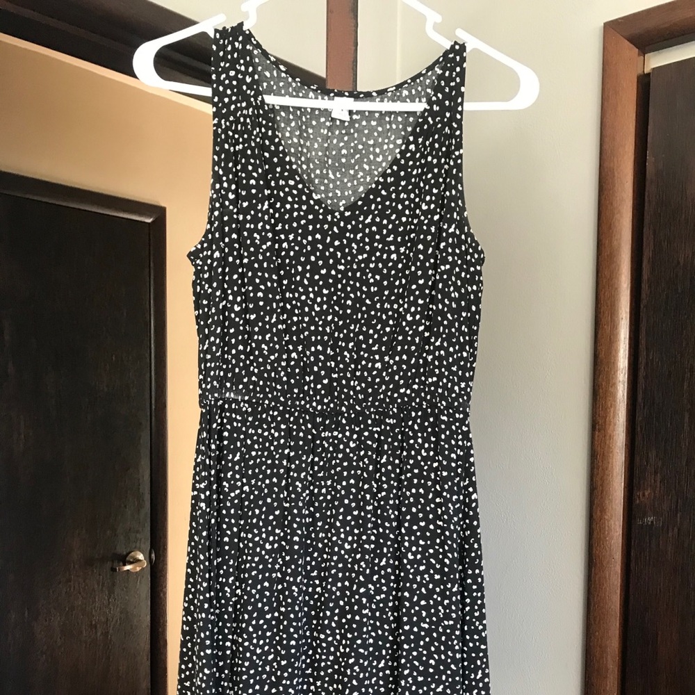Old Navy black and white dot dress